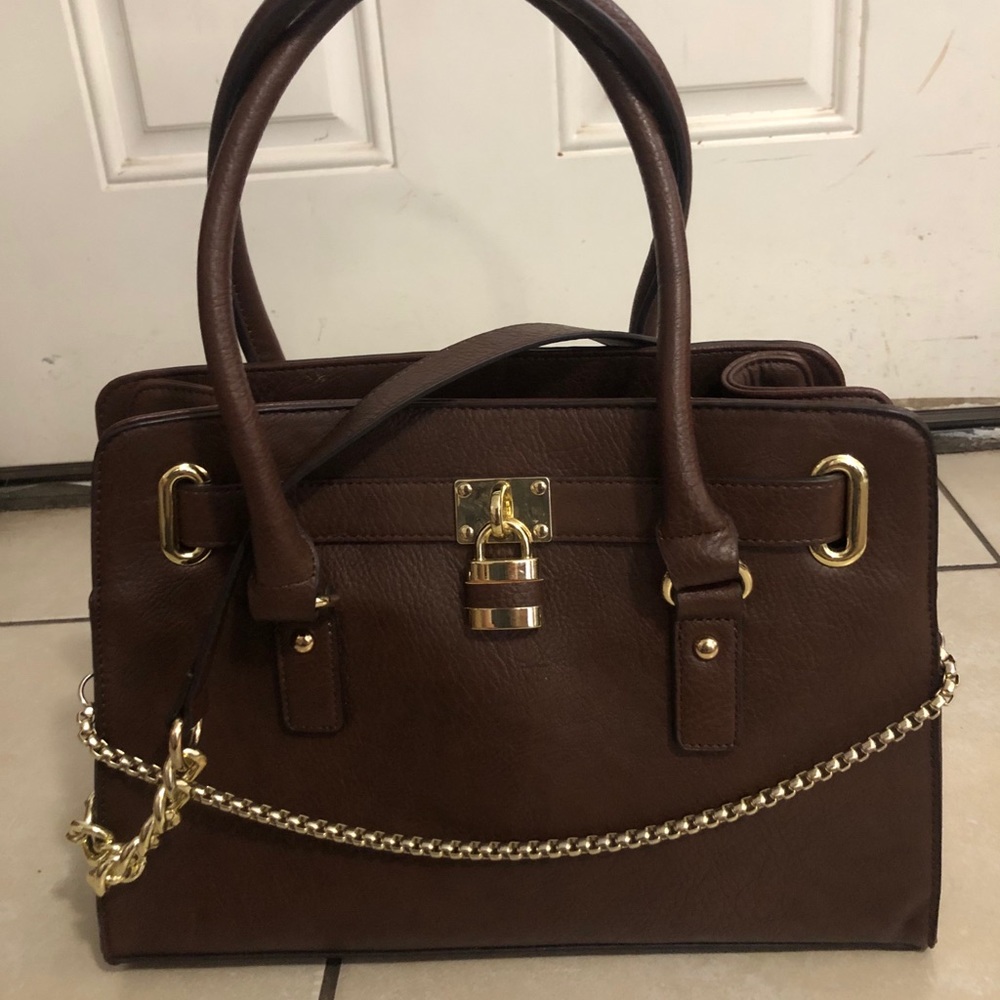 Dark brown perfect for fall handbag 🤎